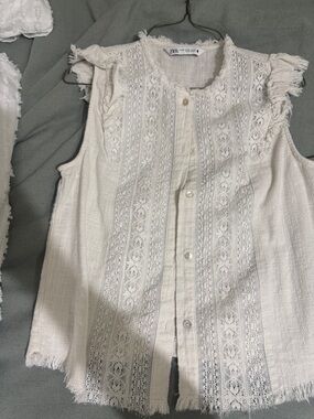 Zara Cream Lace-Panel Sleeveless Top